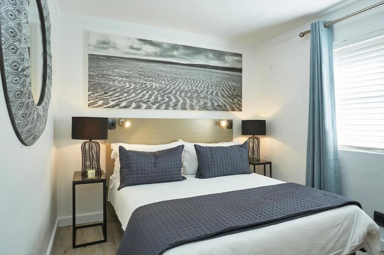 Apartment Secure Complex Close To Waterfront Cape Town
