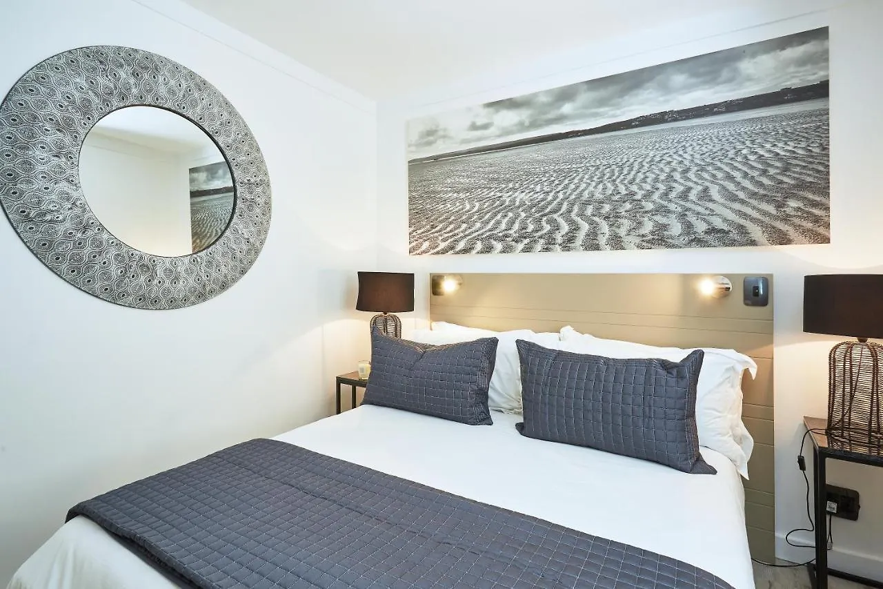 Apartment Secure Complex Close To Waterfront Cape Town